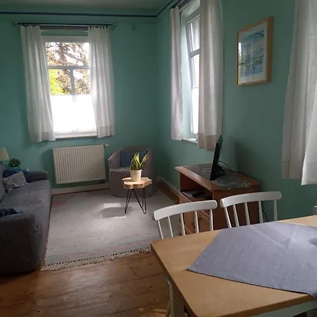 Zur Eisenbahn Apartment *